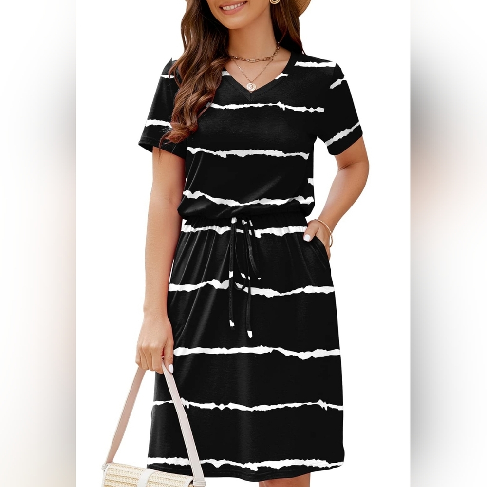 HUSKARY Black & White Striped V-Neck Dress